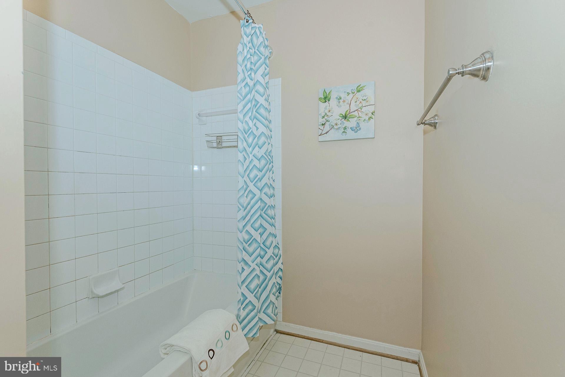 SEVEN OAKS - Residential