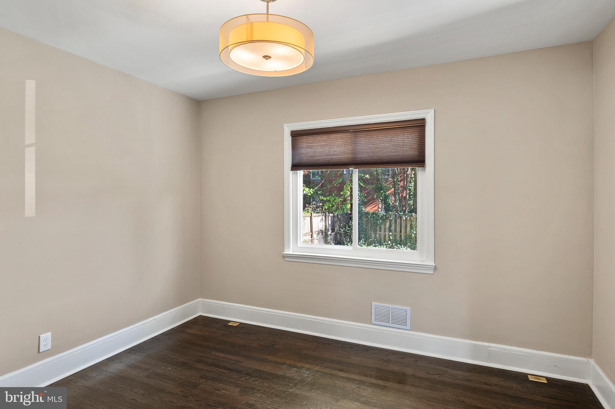 FRANKFORD - Residential Lease