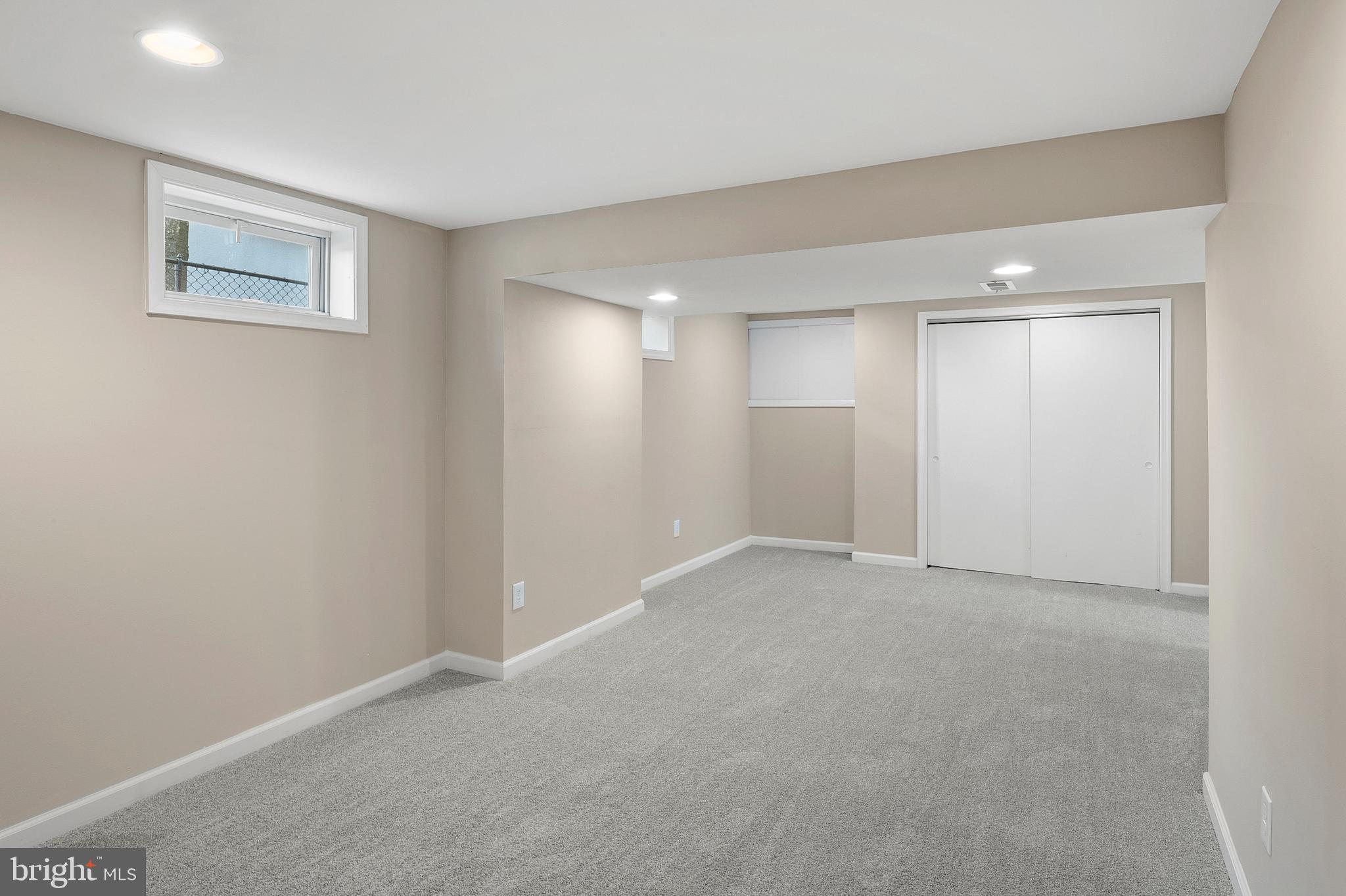 FRANKFORD - Residential Lease