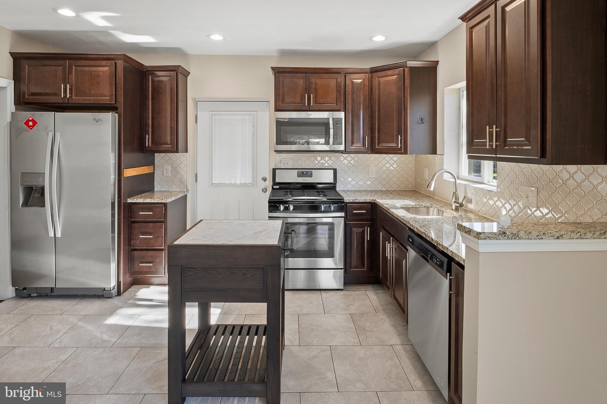 FRANKFORD - Residential Lease