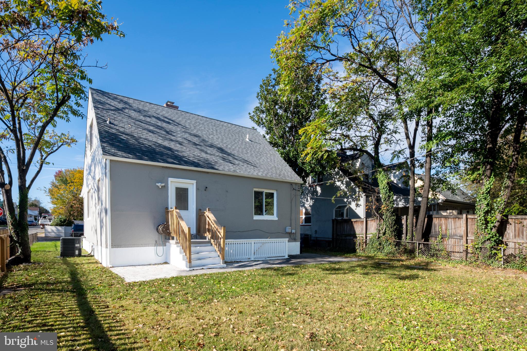 FRANKFORD - Residential Lease