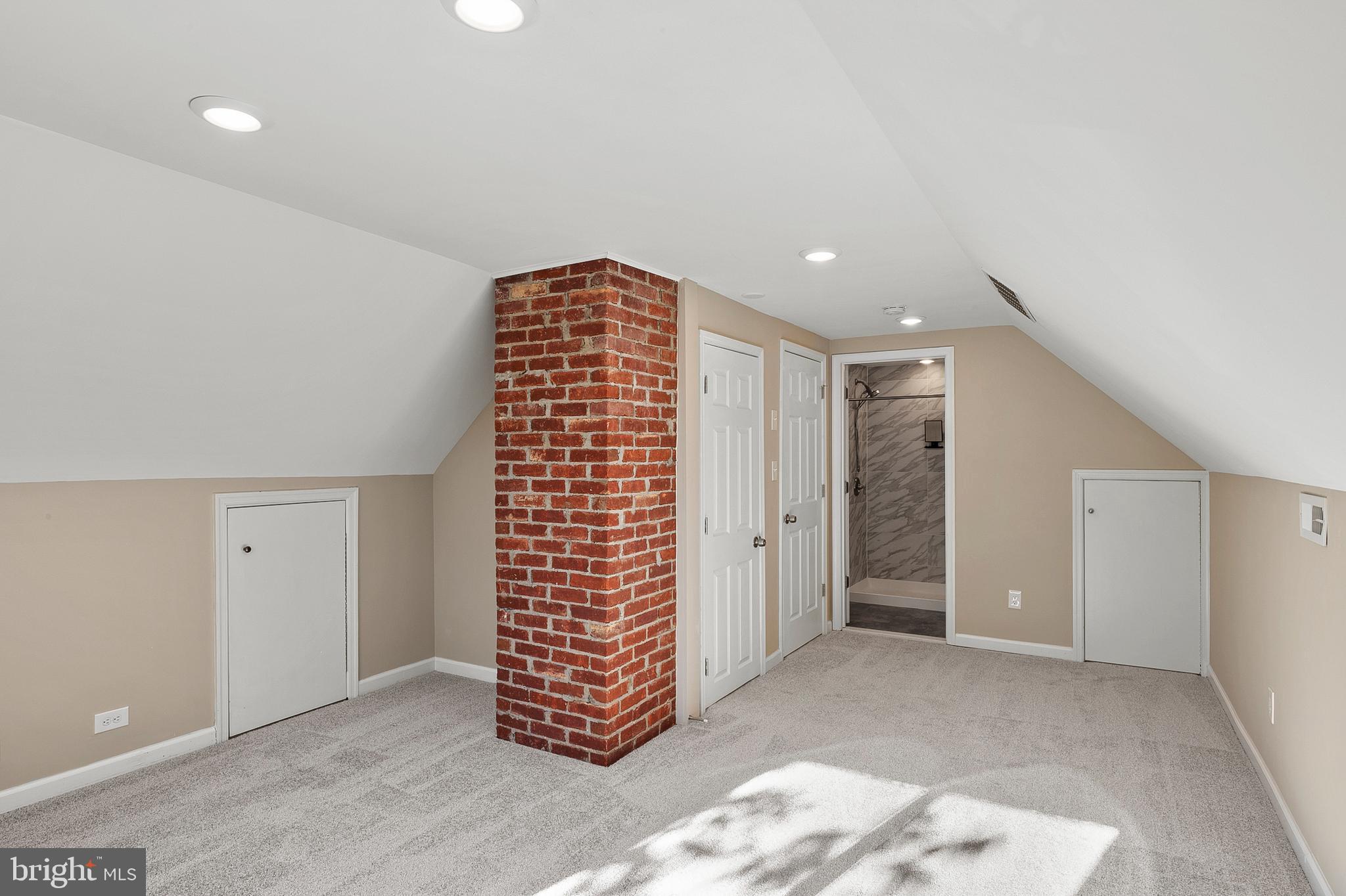 FRANKFORD - Residential Lease