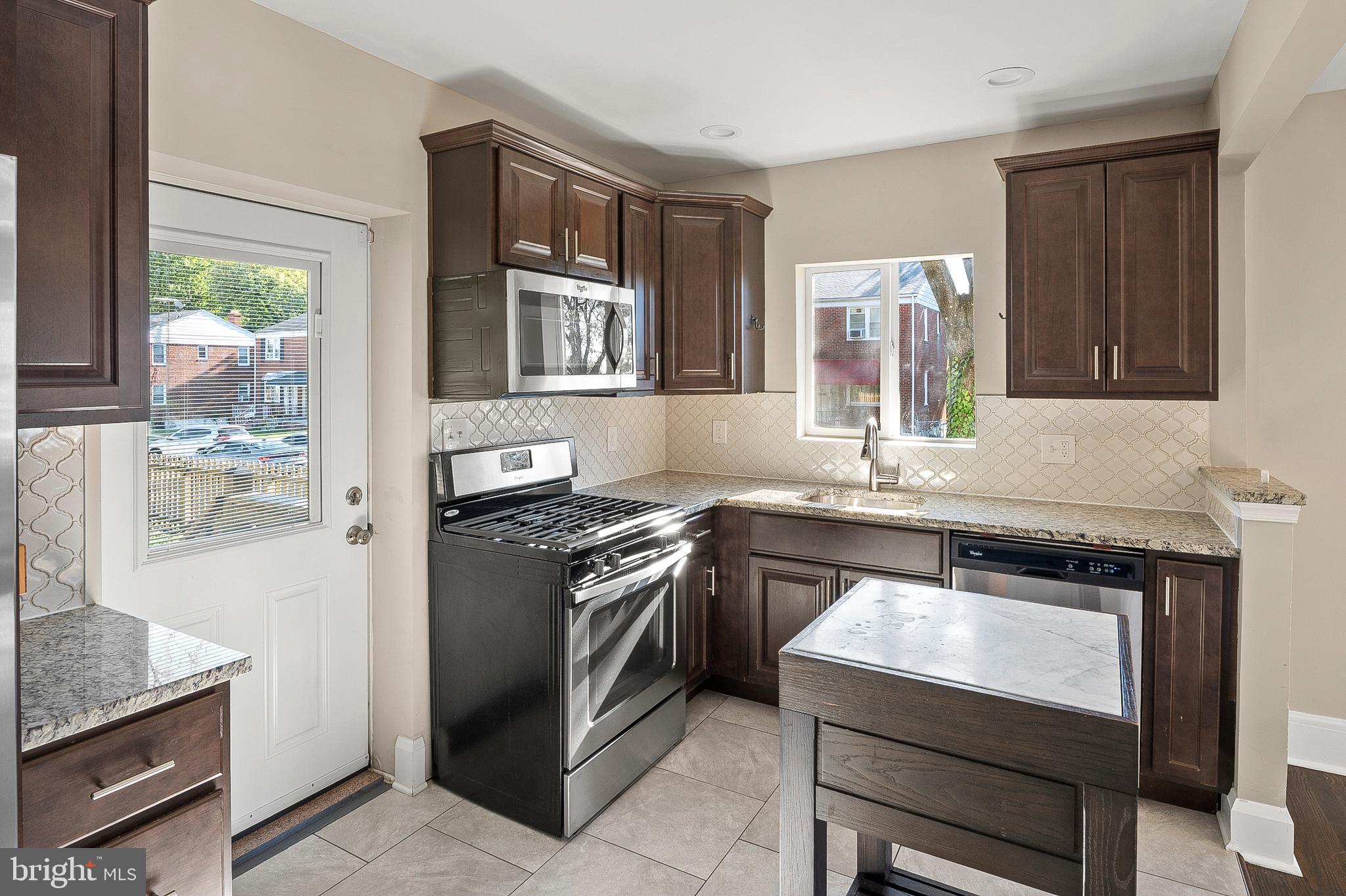 FRANKFORD - Residential Lease