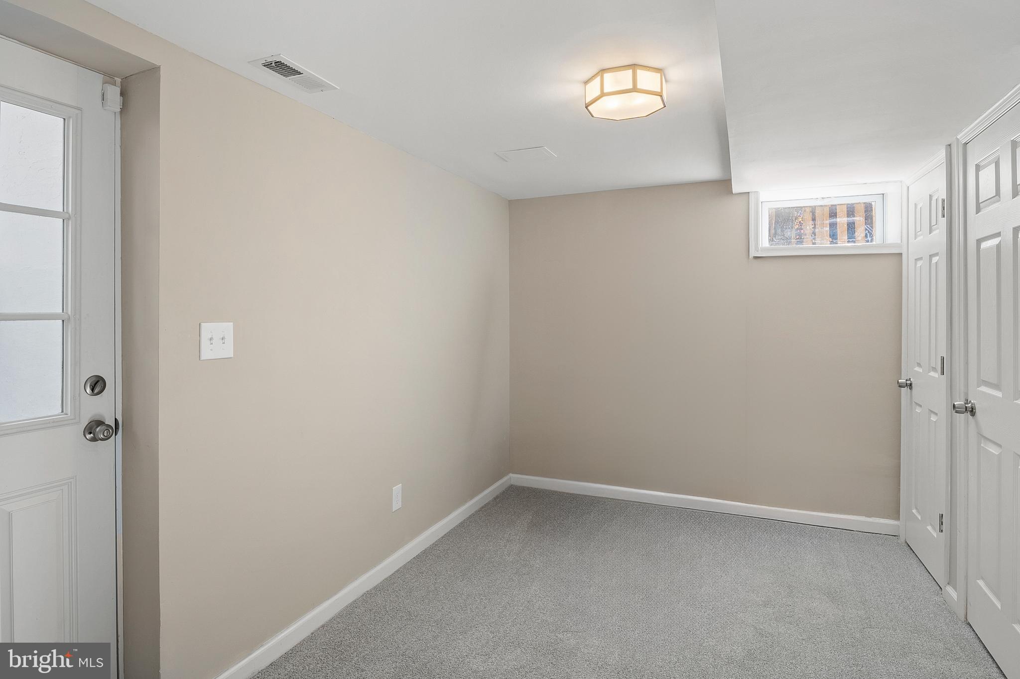 FRANKFORD - Residential Lease