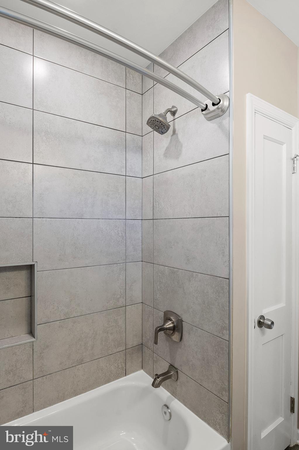 FRANKFORD - Residential Lease