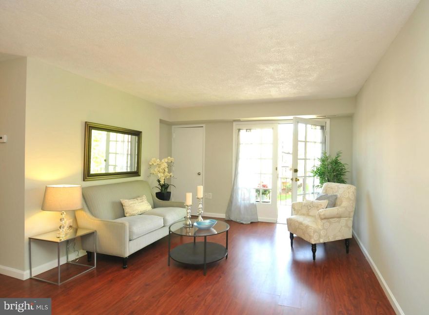 Practically new EVERYTHING: kitchen (with gas cooking), flooring, HVAC and freshly painted! Top floor condo unit lets in all the light and keeps things quiet with no upstairs neighbors. Huge bedrooms w/amazing walk-in closet in master. Condo fees covers electric, gas, water, trash and snow removal, pool and parking (2 spaces!). Perfect location gets you everywhere -- fast! Move-in ready, come see!