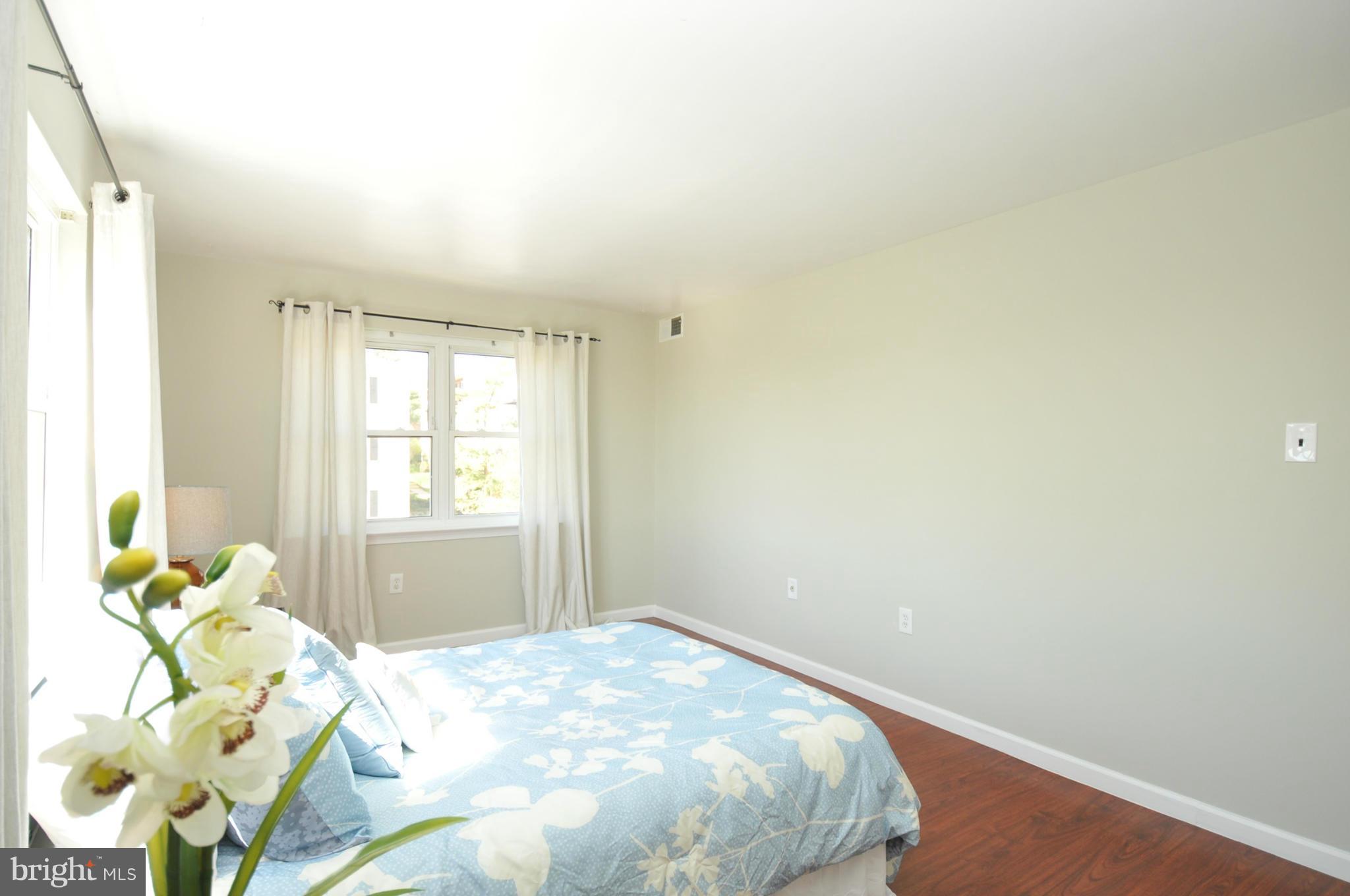 MAYFLOWER SQUARE - Residential