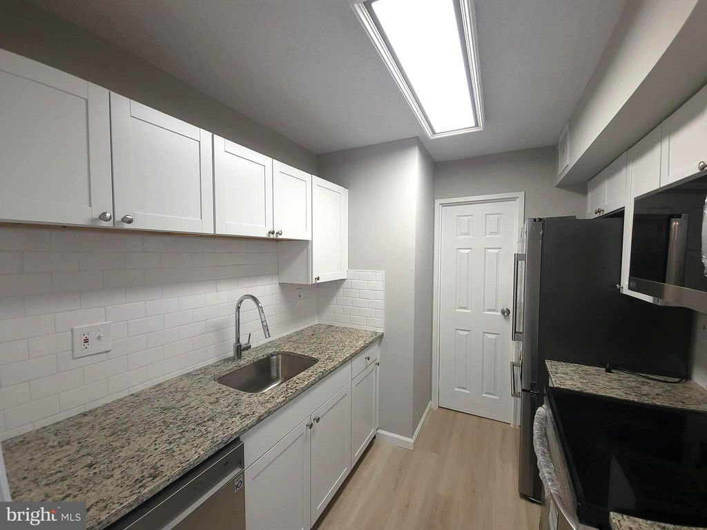 Photo of 666 W Germantown Pike #2409, PLYMOUTH MEETING, PA 19462 (MLS # PAMC2166780)