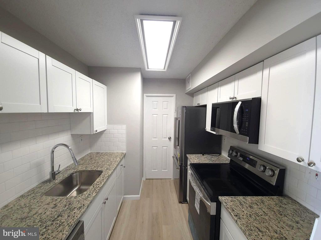 Photo of 666 W Germantown Pike #2409, PLYMOUTH MEETING, PA 19462 (MLS # PAMC2166780)