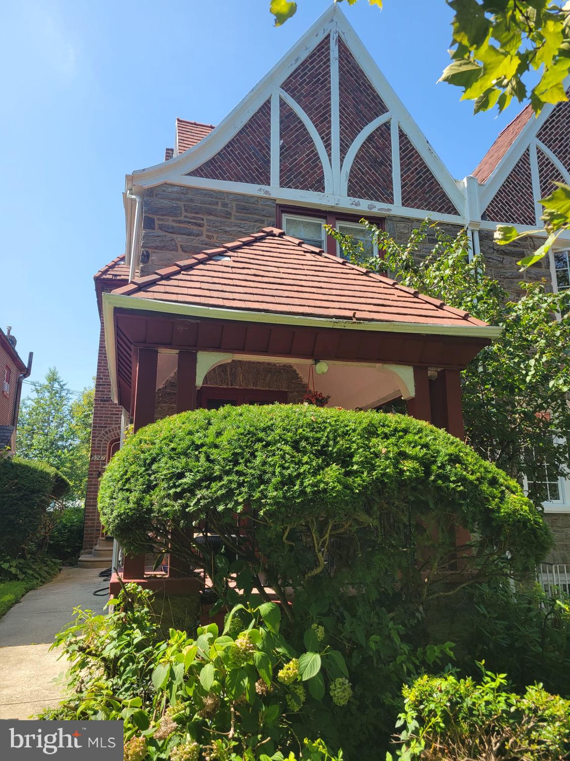 Welcome to 5747 Woodbine Avenue—A spacious 4-bedroom, 2.5 bathroom, semi-detached home, with a garage!
This 4-bedroom, 2.5-bathroom property offers an incredible opportunity to customize your living space. With approximately 2,100 square feet, 5747 Woodbine provides plenty of room for comfortable living and entertaining.
The main level features a roomy and inviting layout, while the upper level offers four bedrooms, including a primary suite with its own private bath. Enjoy the spacious rear yard, perfect for gardening, play, or summer gatherings. You’ll also appreciate the private parking in the back, an attached garage, and the quiet tree-lined residential setting.
This home needs some TLC, making it ideal for buyers looking to add personal touches or investors seeking a value-add property.
Conveniently located near Saint Joseph’s University, PCOM, shops, parks, City Line Avenue, public transportation, and more. Schedule your tour, bring your vision, and make this house your own!