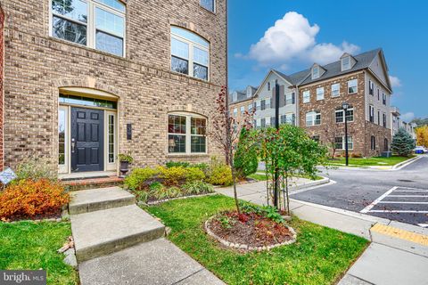 Photo of 30 Wedge Way #12, BALTIMORE, MD 21208 (MLS # MDBC2143958)