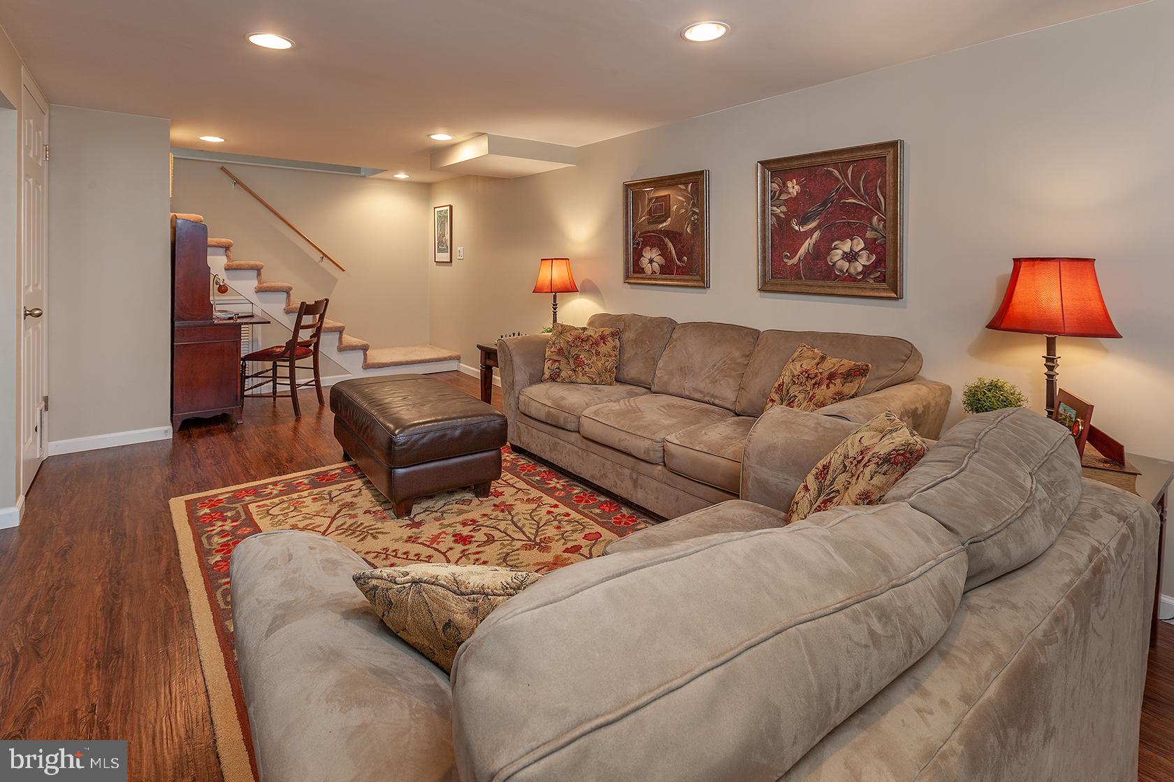 WEST SPRINGFIELD VILLAGE - Residential