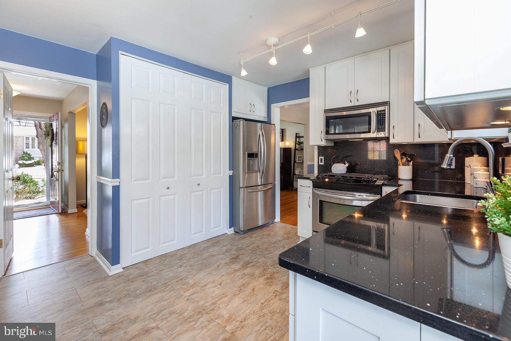 WEST SPRINGFIELD VILLAGE - Residential