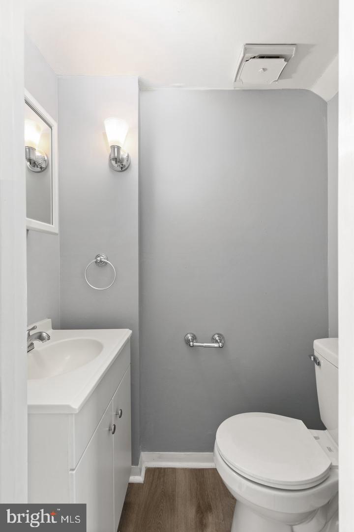 CLOVERBERRY - Residential Lease