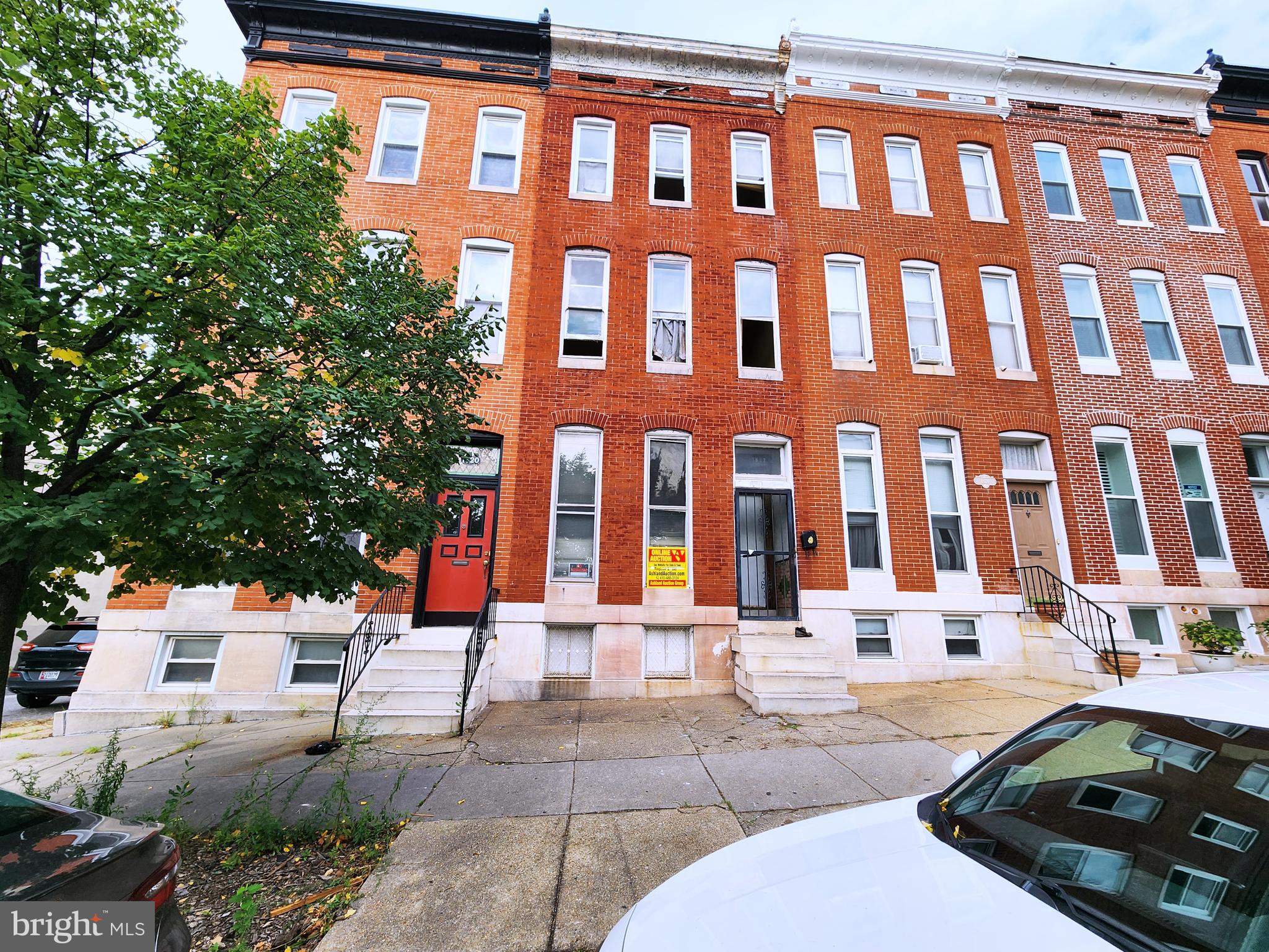 1822 N BROADWAY