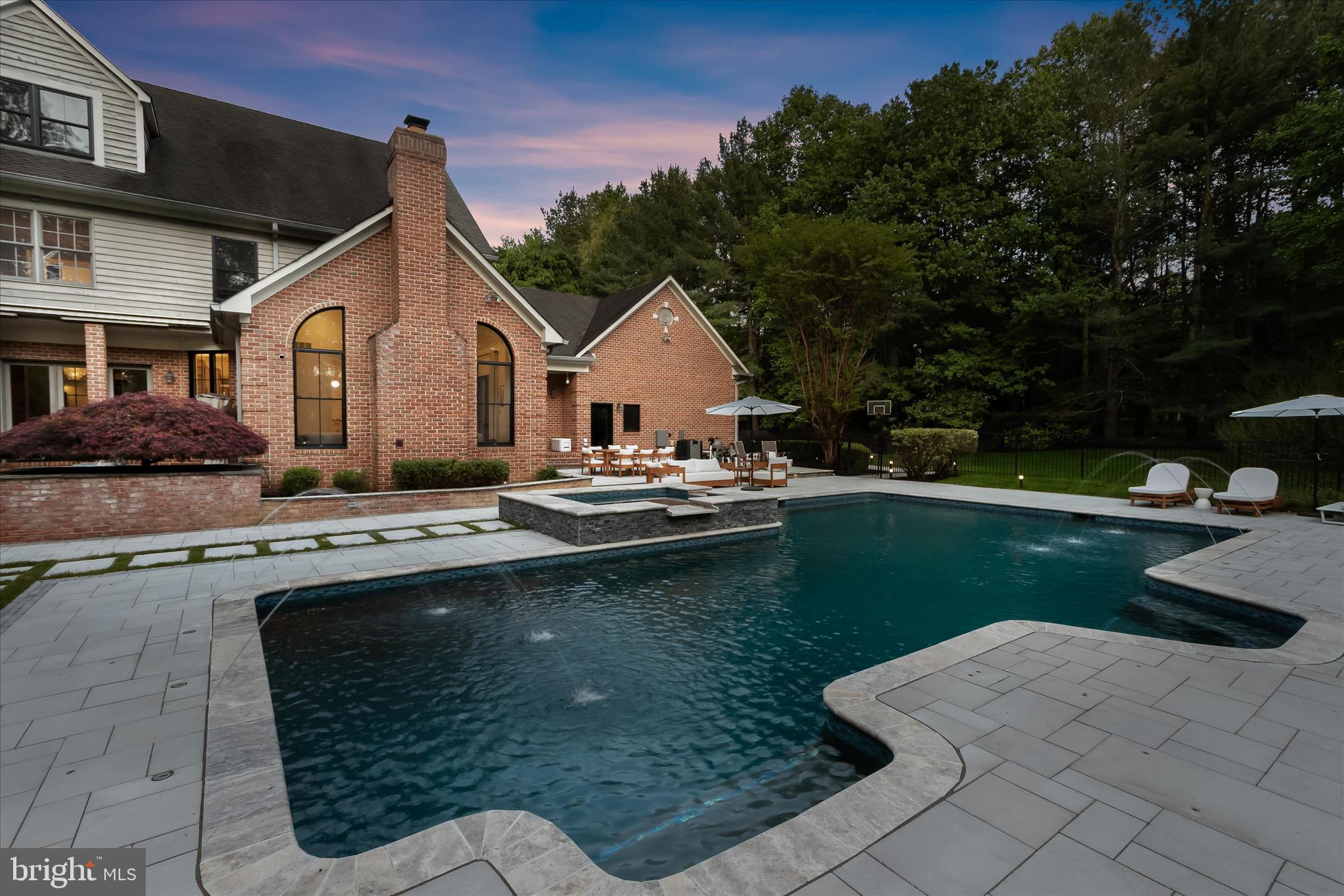 HEDGEROW - Residential