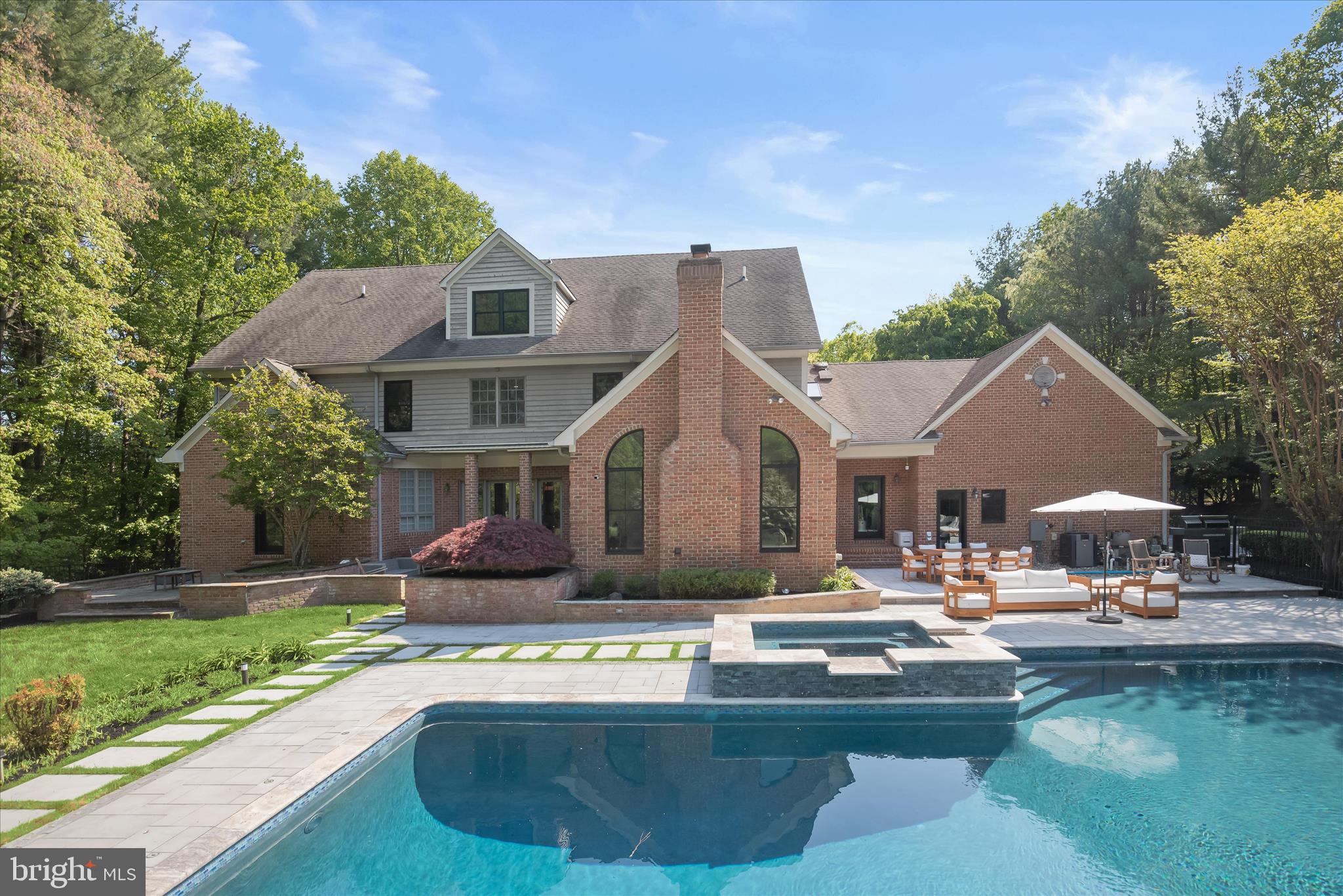 HEDGEROW - Residential