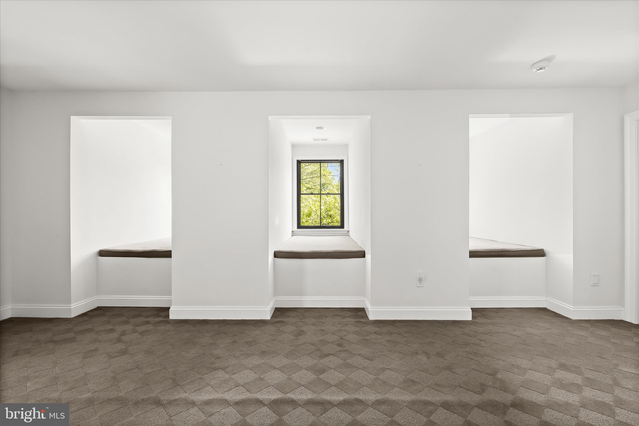 HEDGEROW - Residential