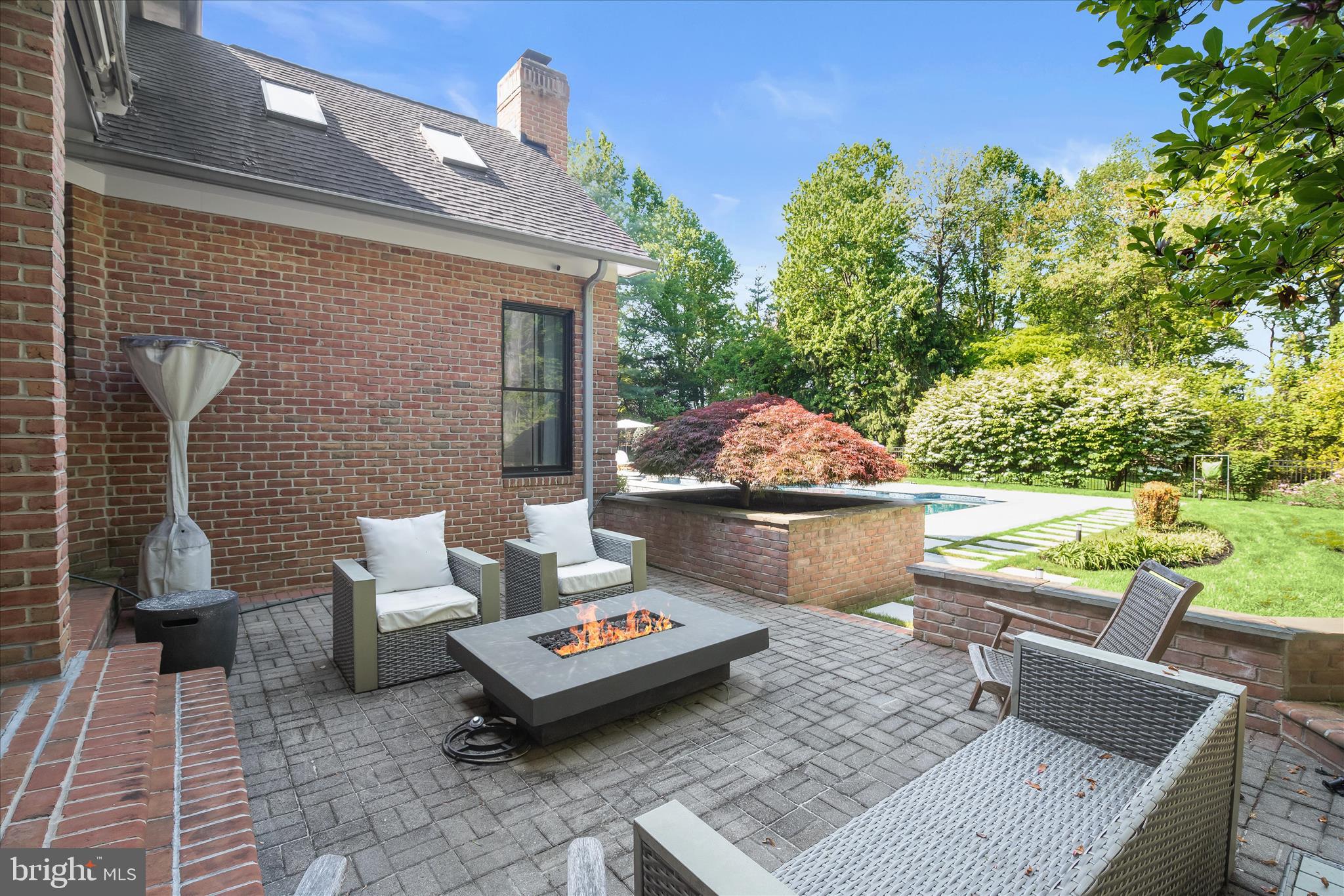 HEDGEROW - Residential