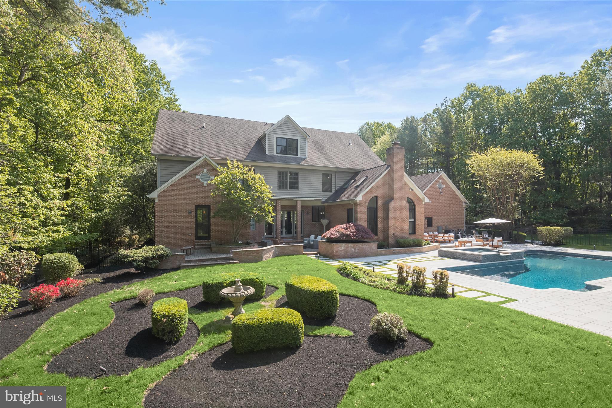 HEDGEROW - Residential