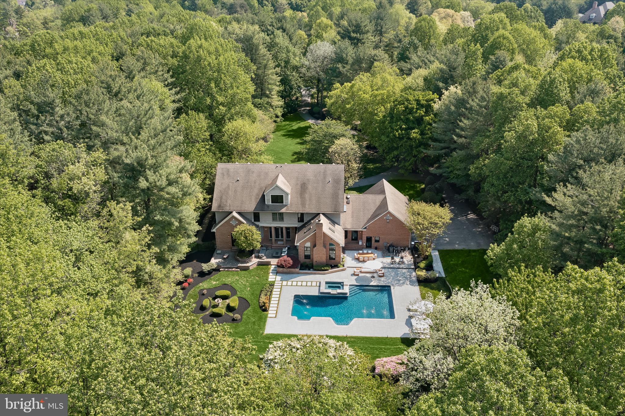 HEDGEROW - Residential