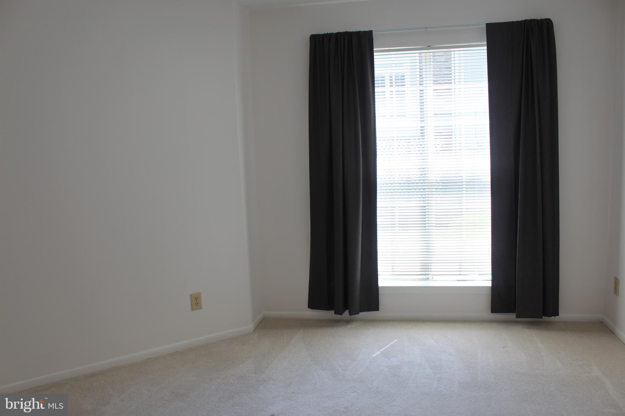 ENGLISH COUNTRY MANOR - Residential Lease