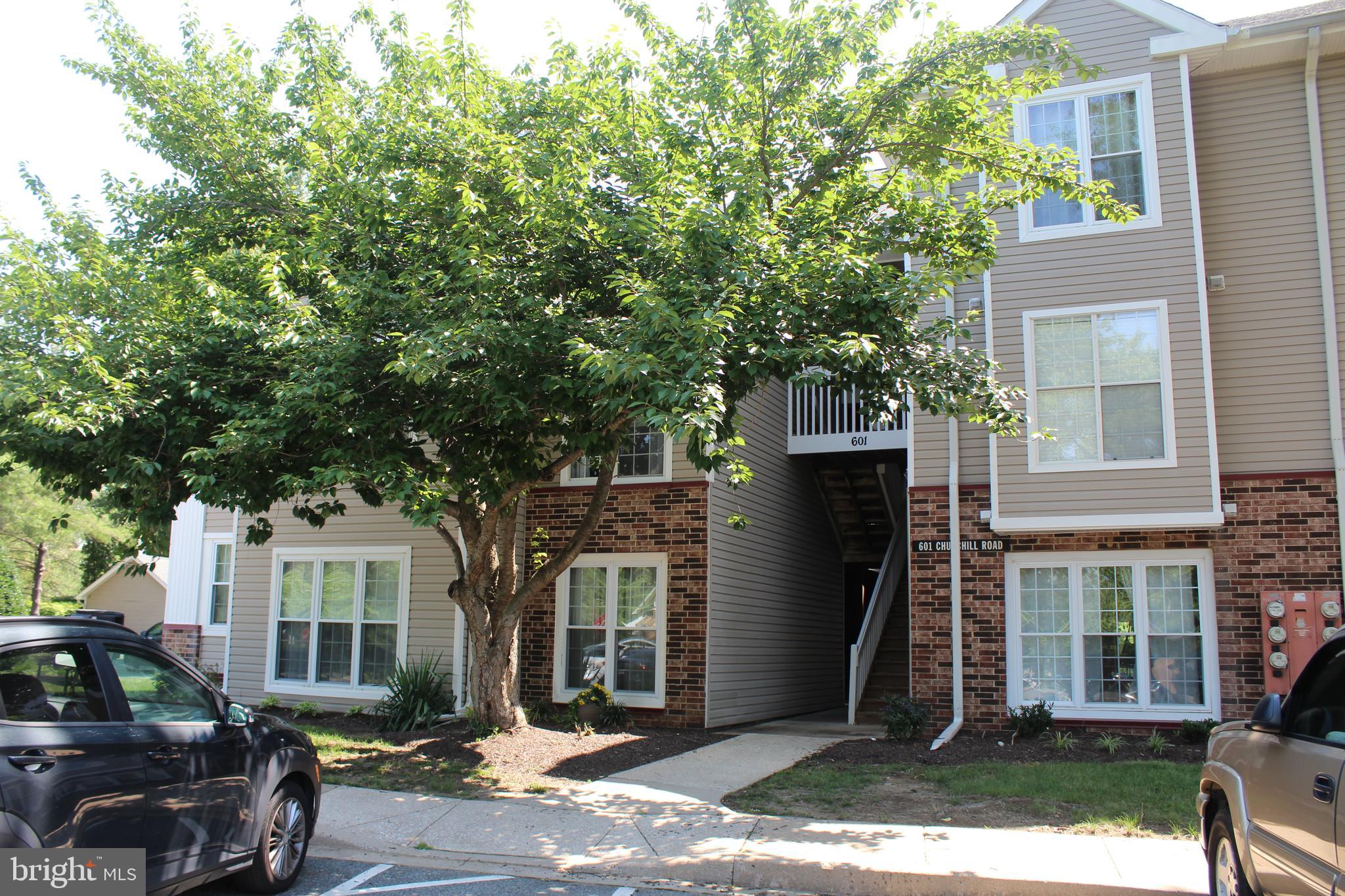 Fantastic ground floor 3 bedroom condo available immediately. Super clean condo with new flooring throughout. Plenty of parking and no steps to get to the unit. Access to the community pool is included with the rent and the pool is located just a few steps from the building.