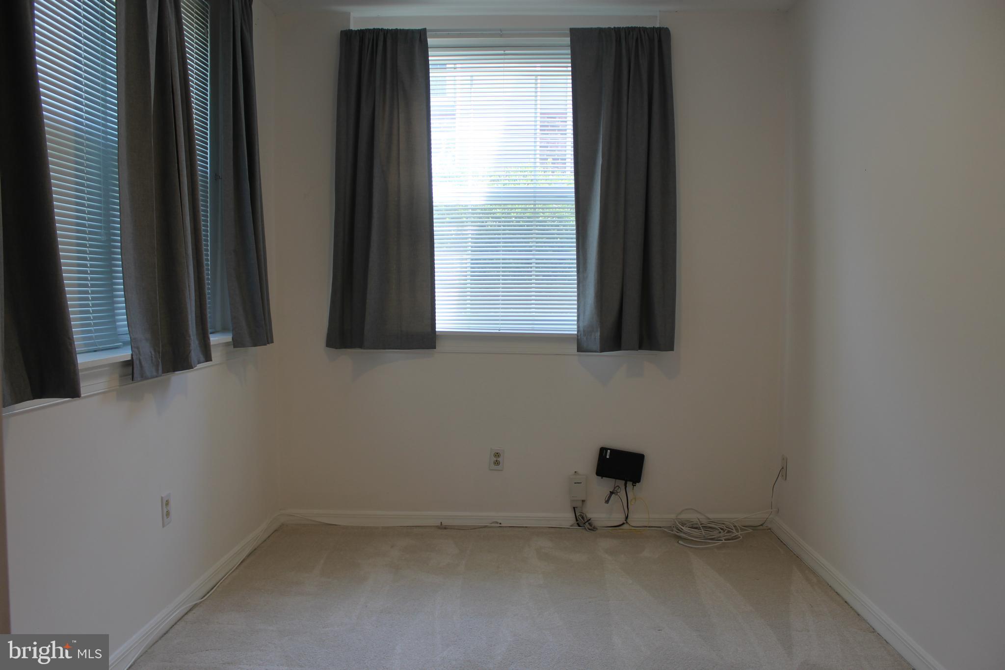 ENGLISH COUNTRY MANOR - Residential Lease