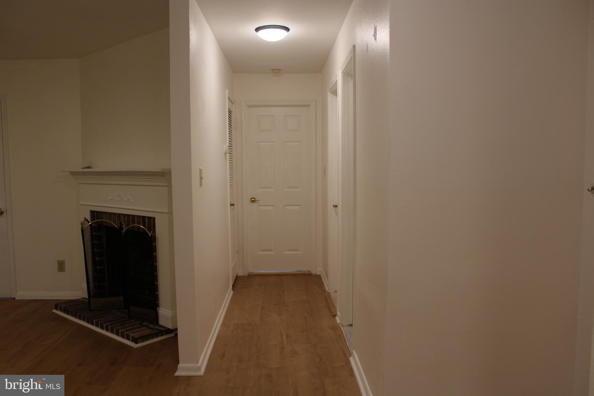 ENGLISH COUNTRY MANOR - Residential Lease