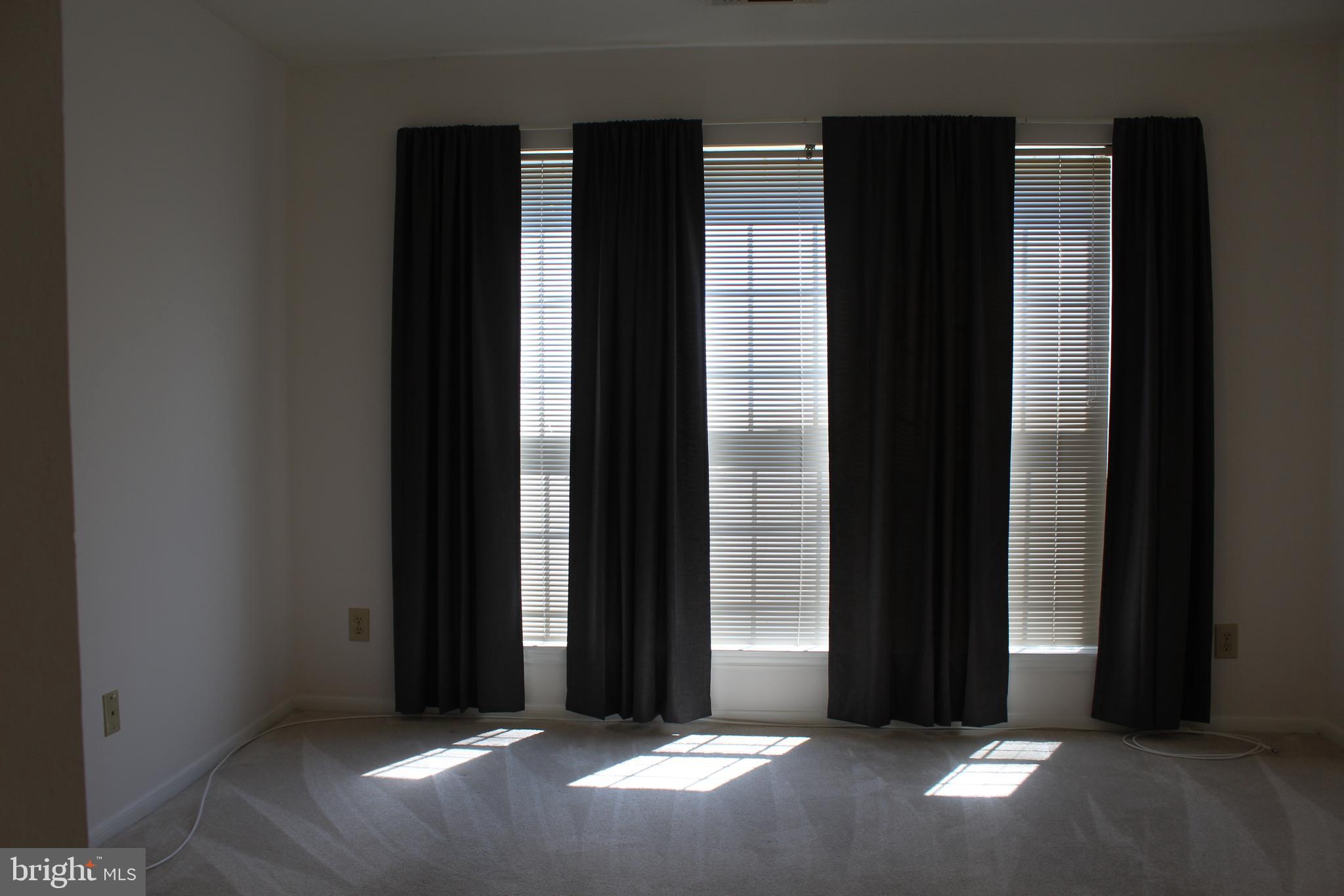 ENGLISH COUNTRY MANOR - Residential Lease