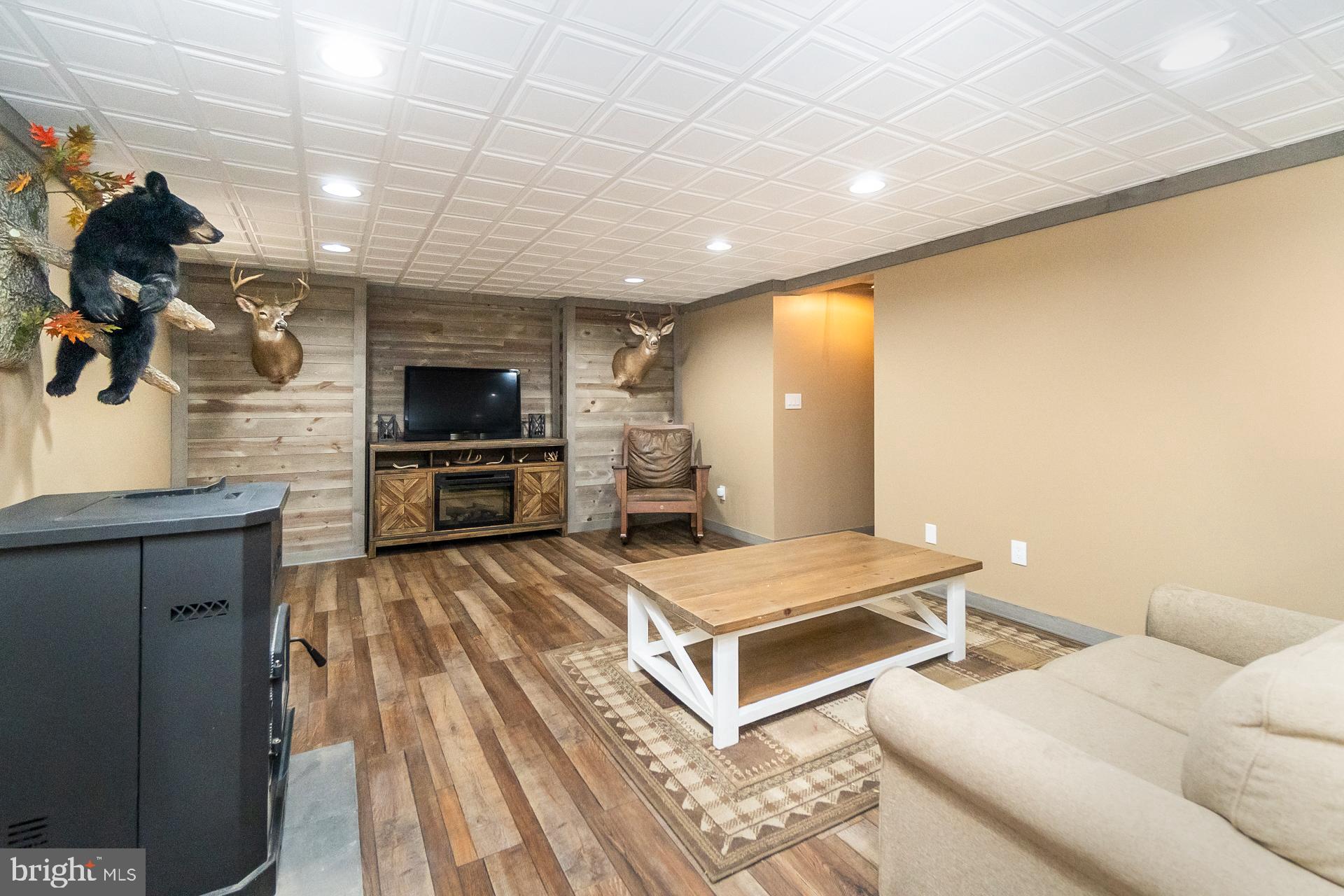 MOUNT N DALE - Residential