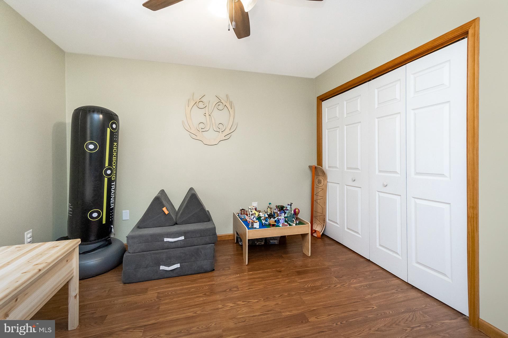 MOUNT N DALE - Residential