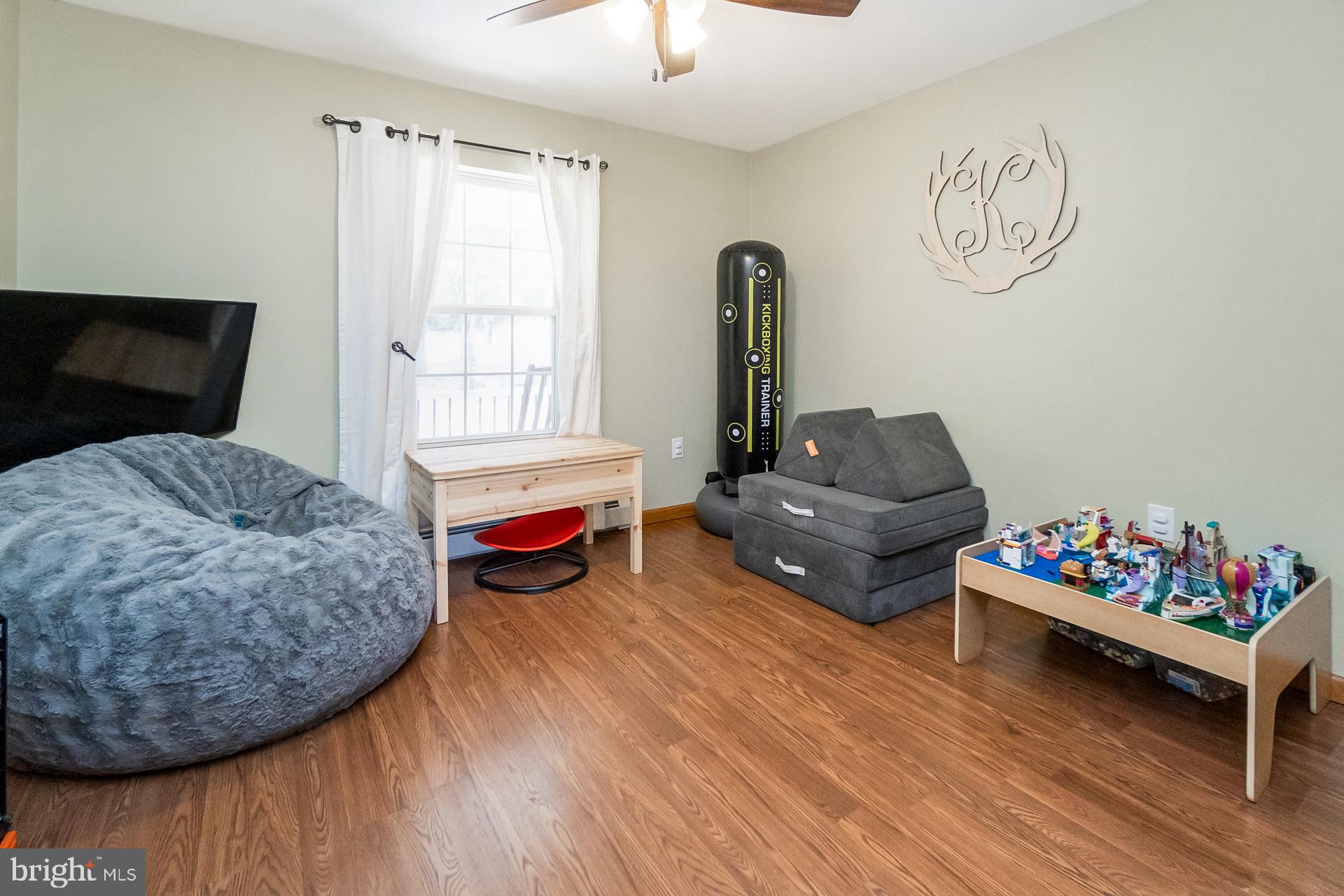 MOUNT N DALE - Residential