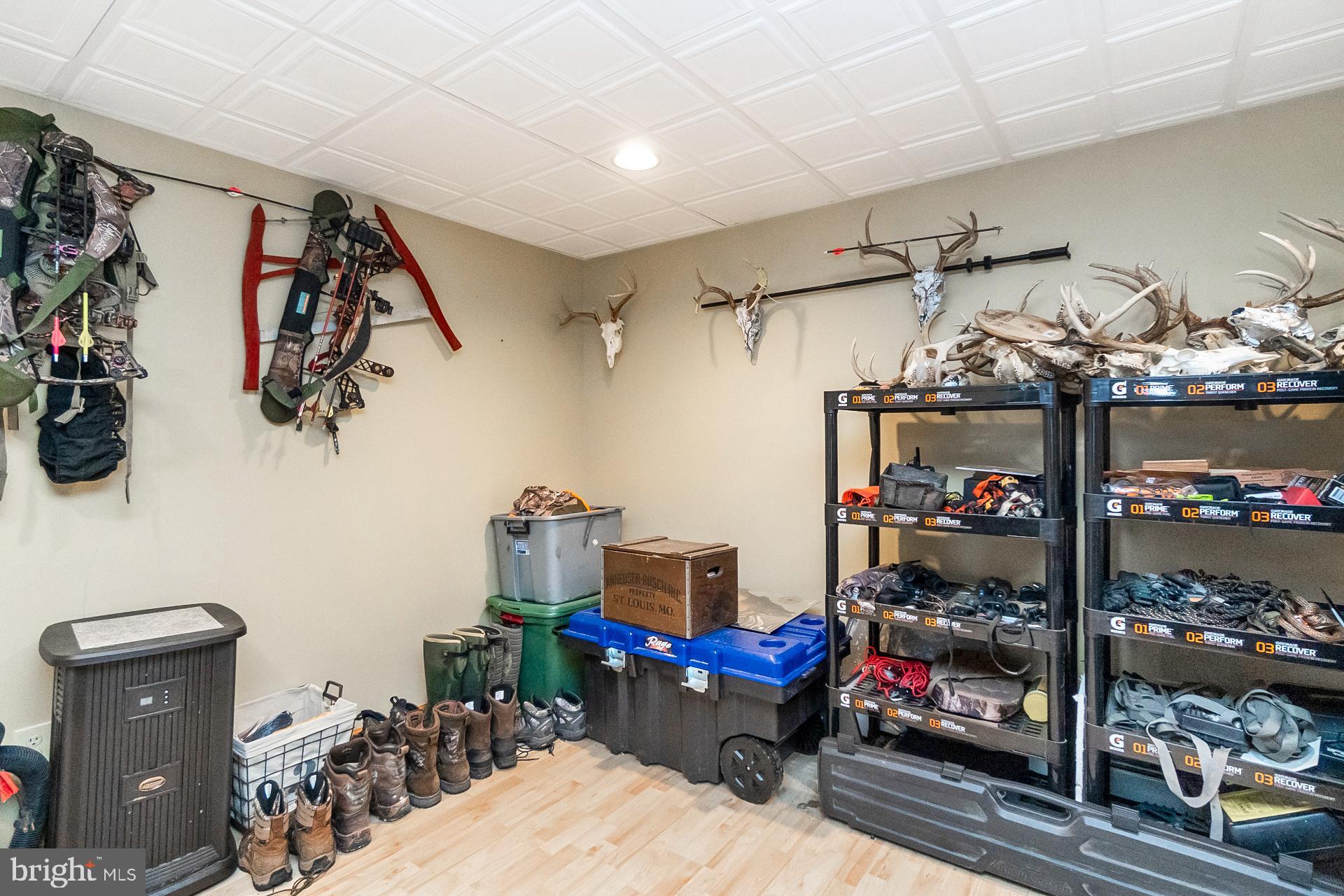 MOUNT N DALE - Residential