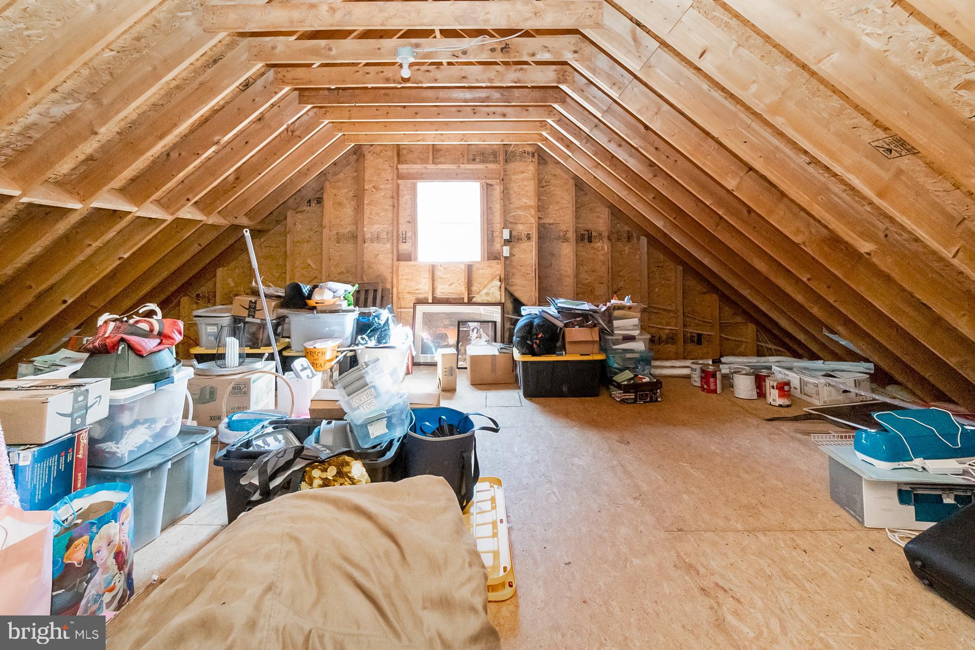 MOUNT N DALE - Residential