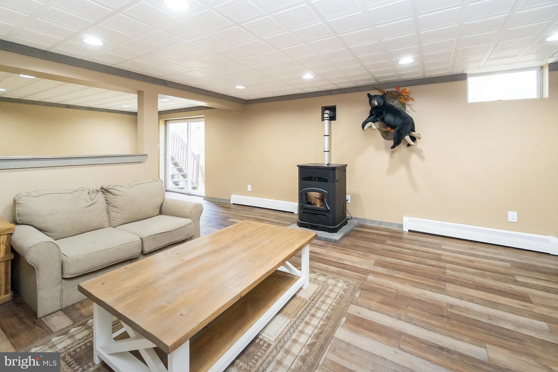 MOUNT N DALE - Residential