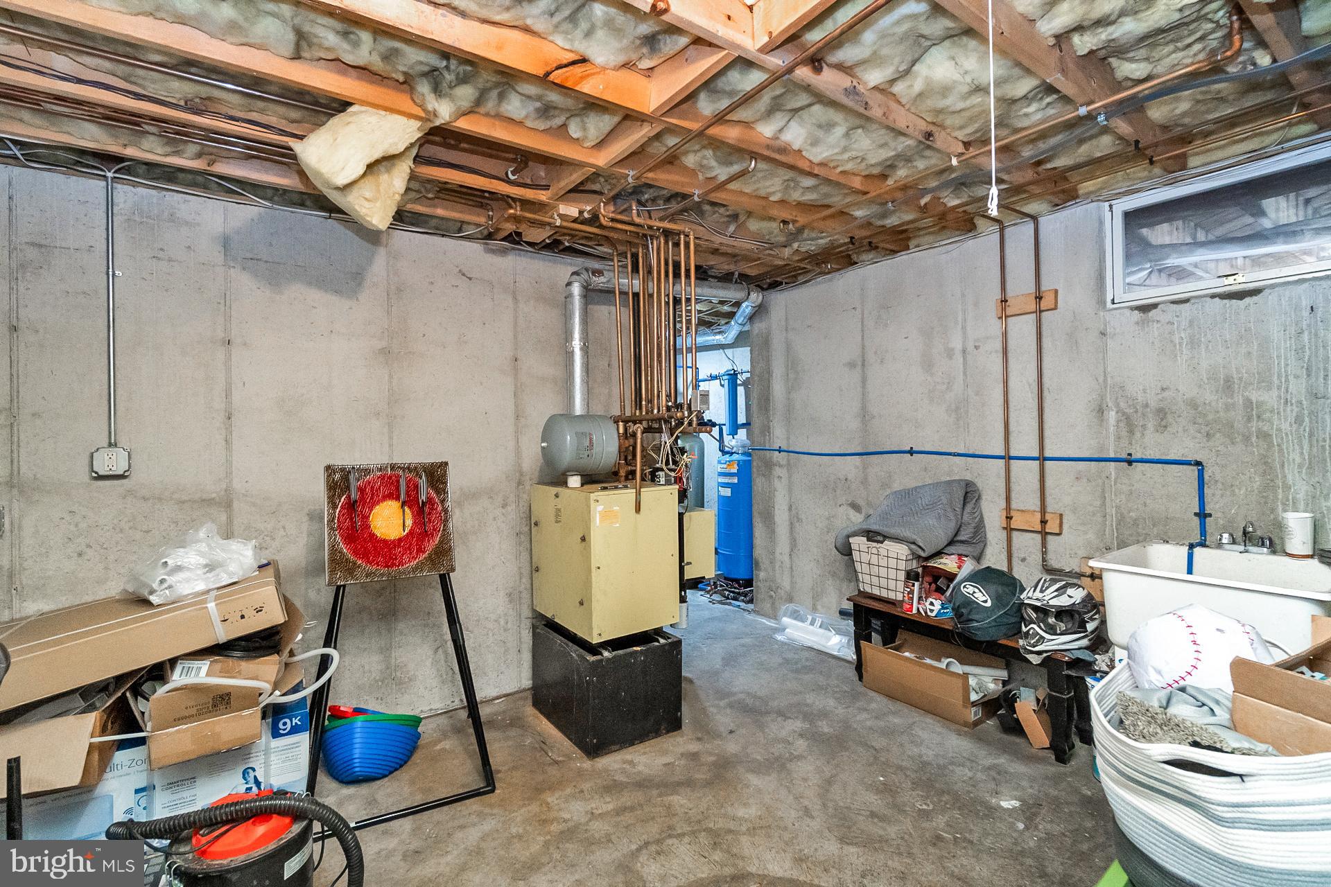 MOUNT N DALE - Residential