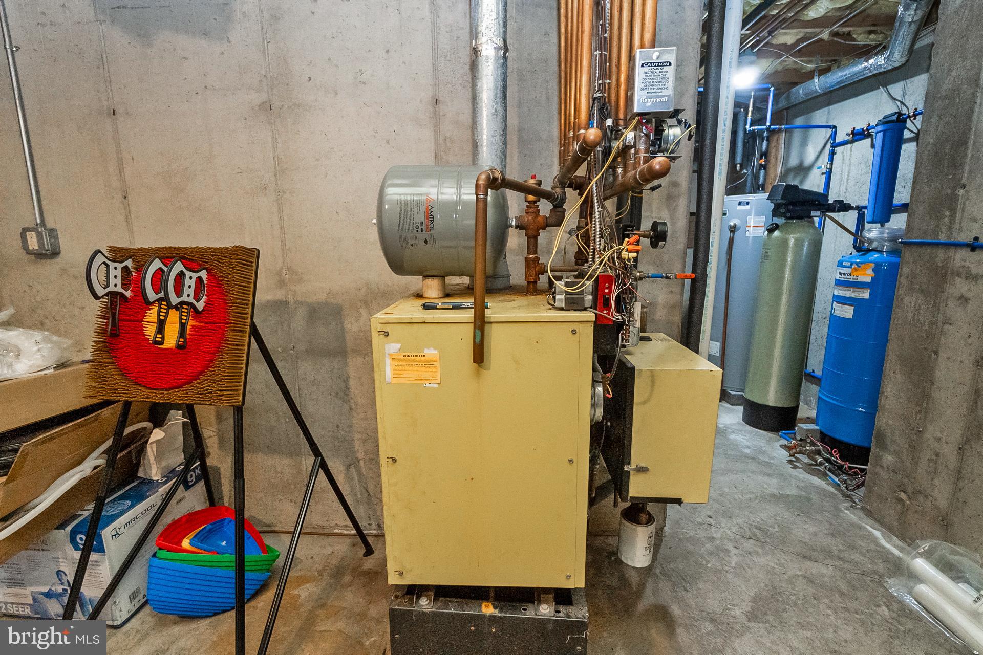 MOUNT N DALE - Residential