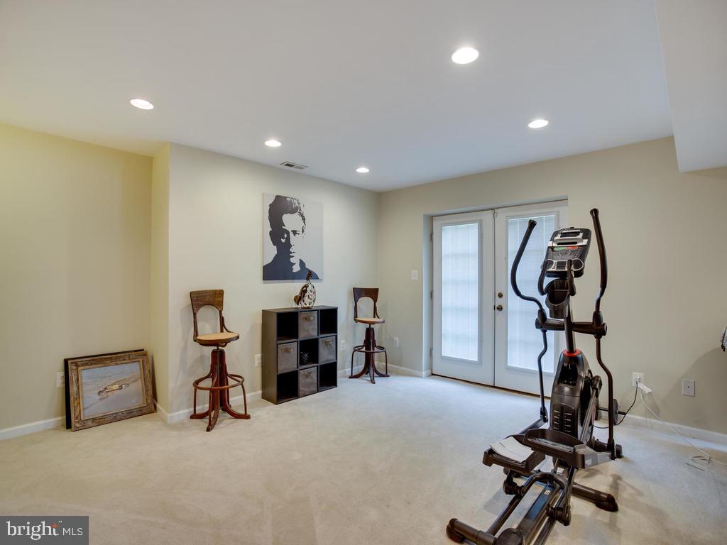 MILLS POND - Residential