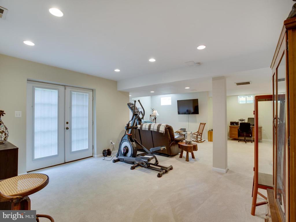 MILLS POND - Residential