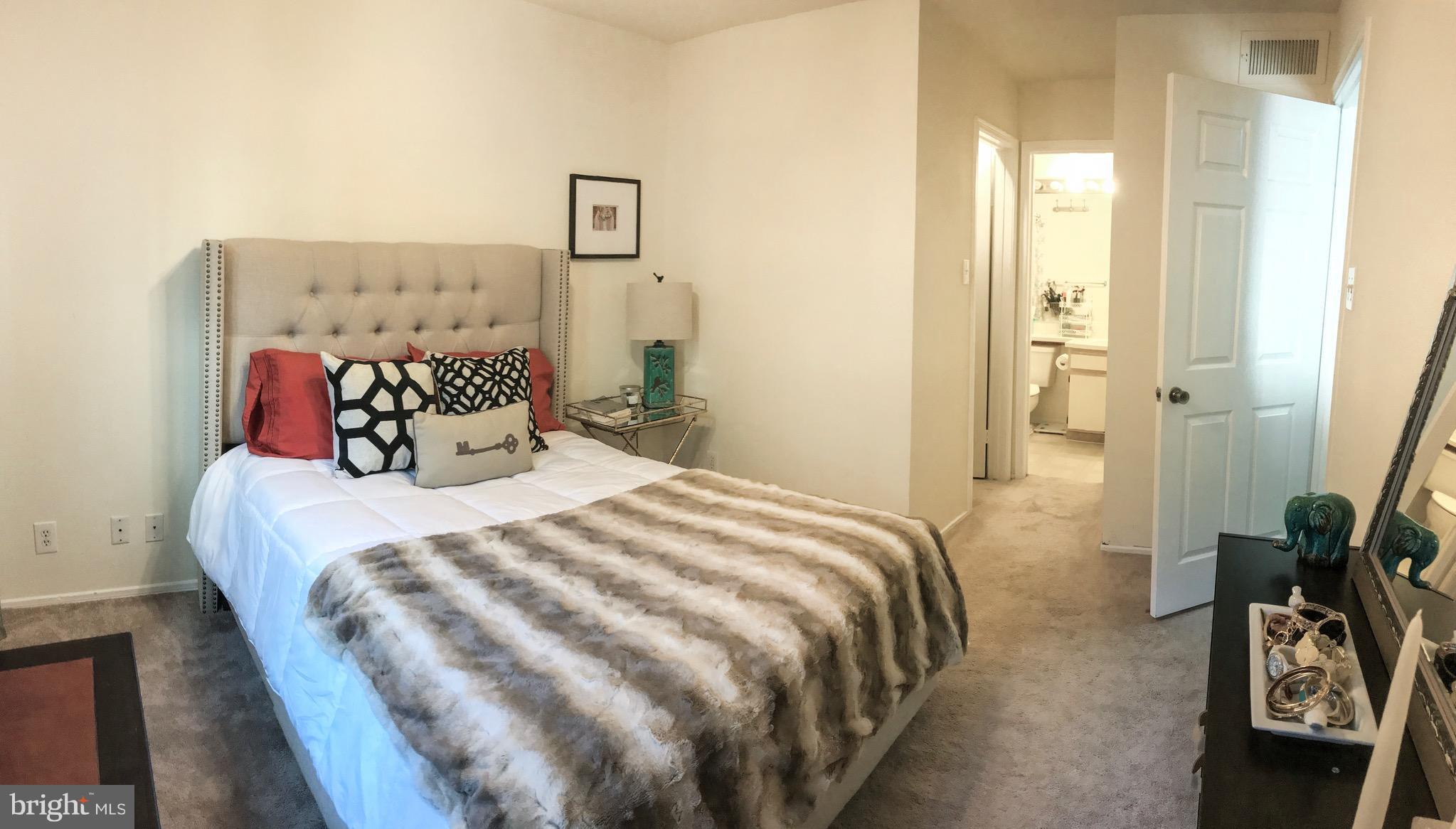 POINTE AT PARK CENTER - Residential