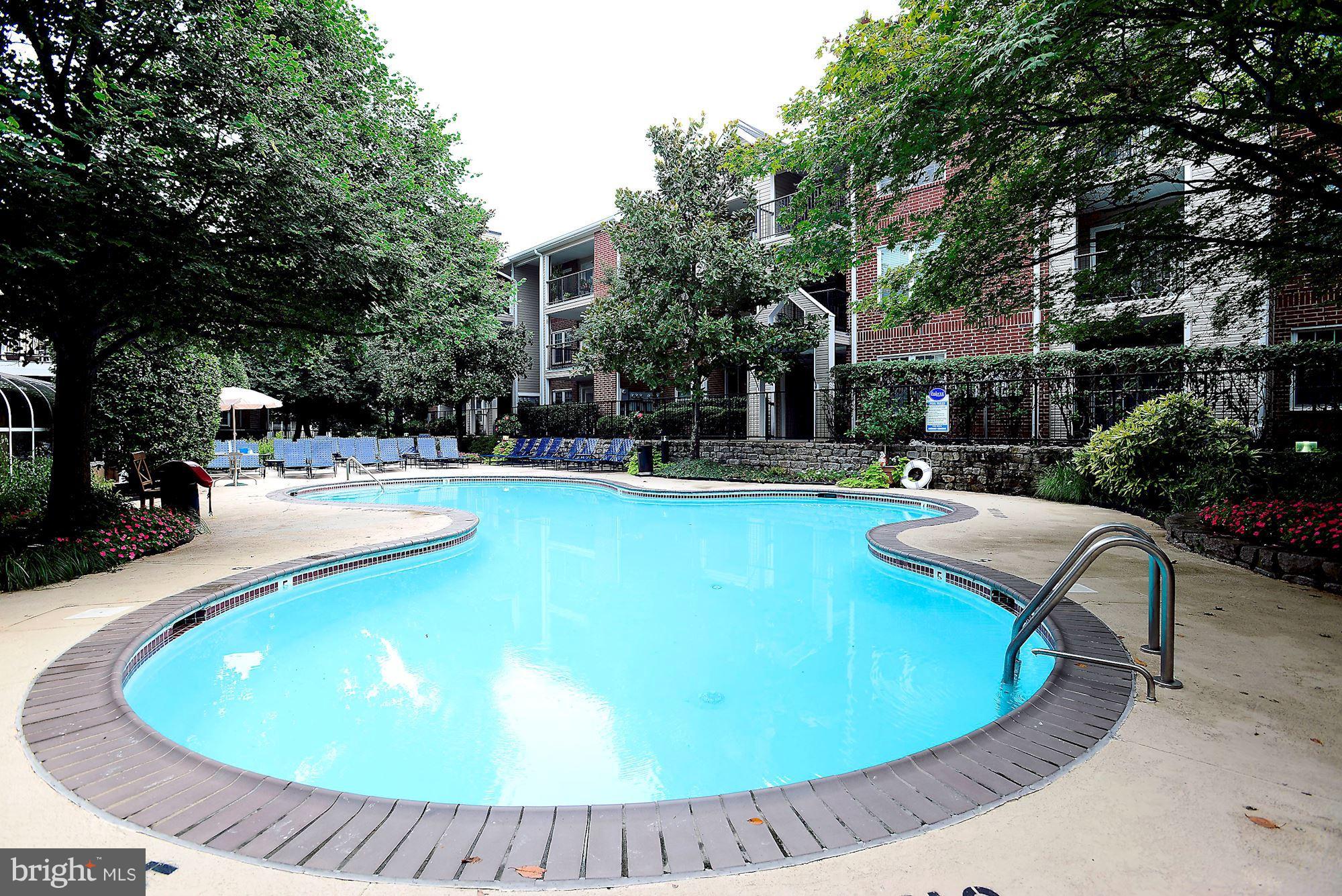 POINTE AT PARK CENTER - Residential