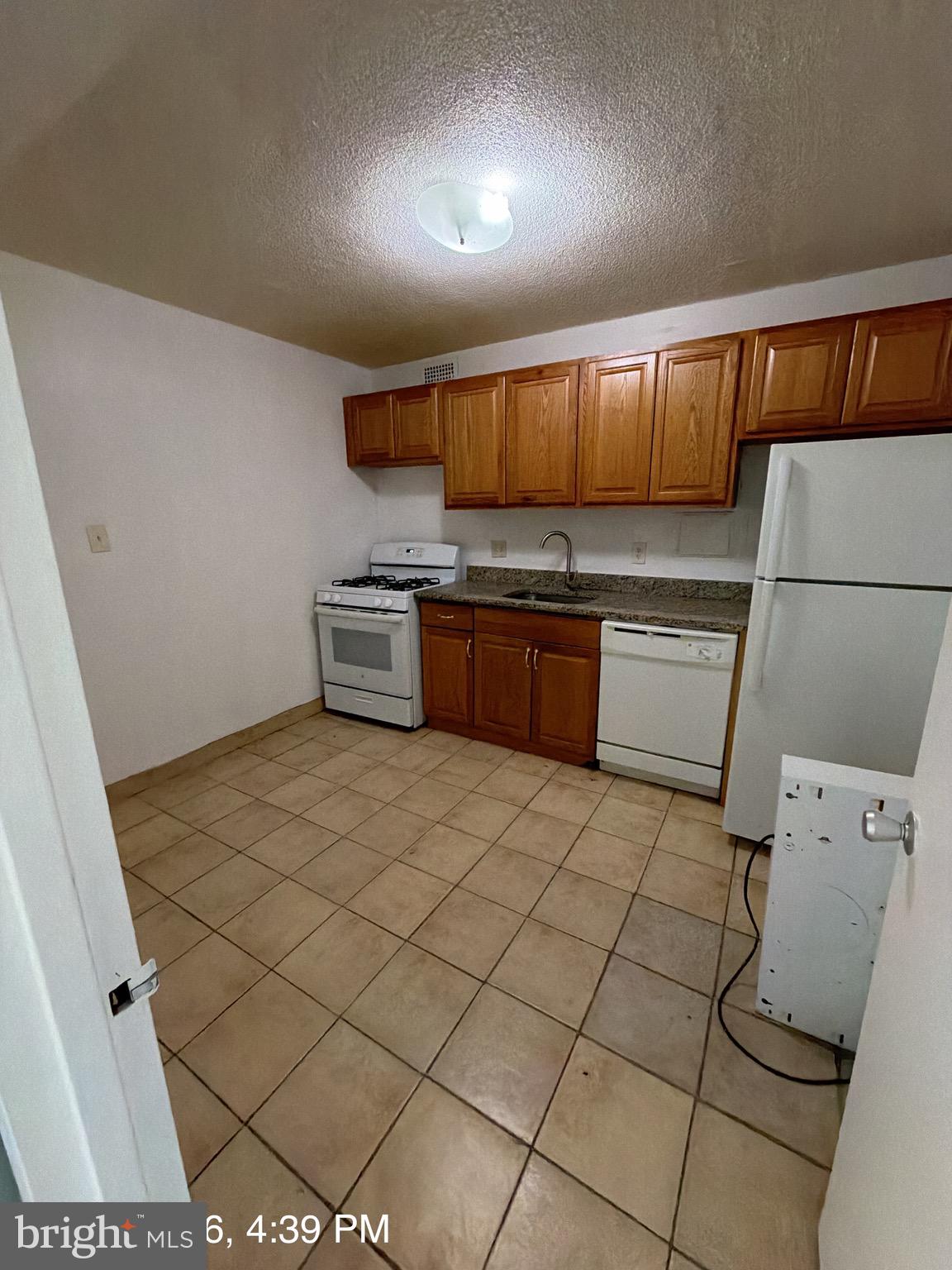 PRESIDENTIAL TOWERS - Residential