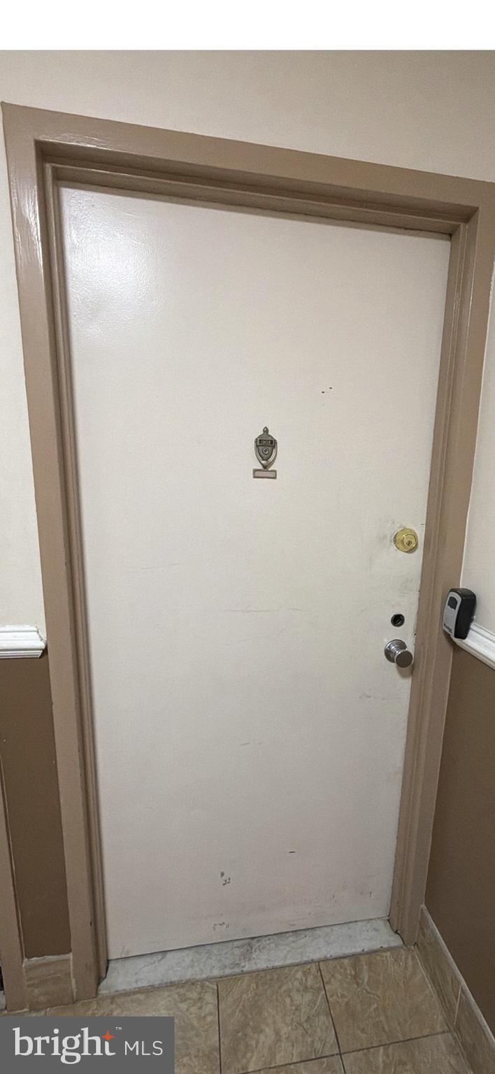 PRESIDENTIAL TOWERS - Residential