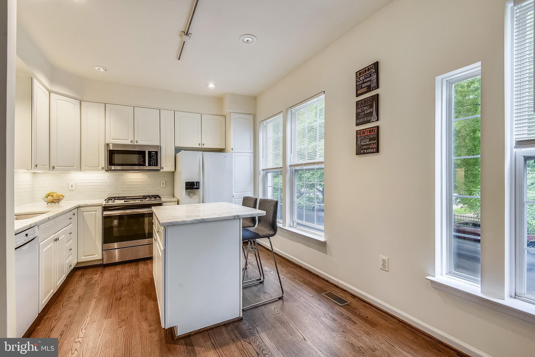 SUNNYSIDE - Residential