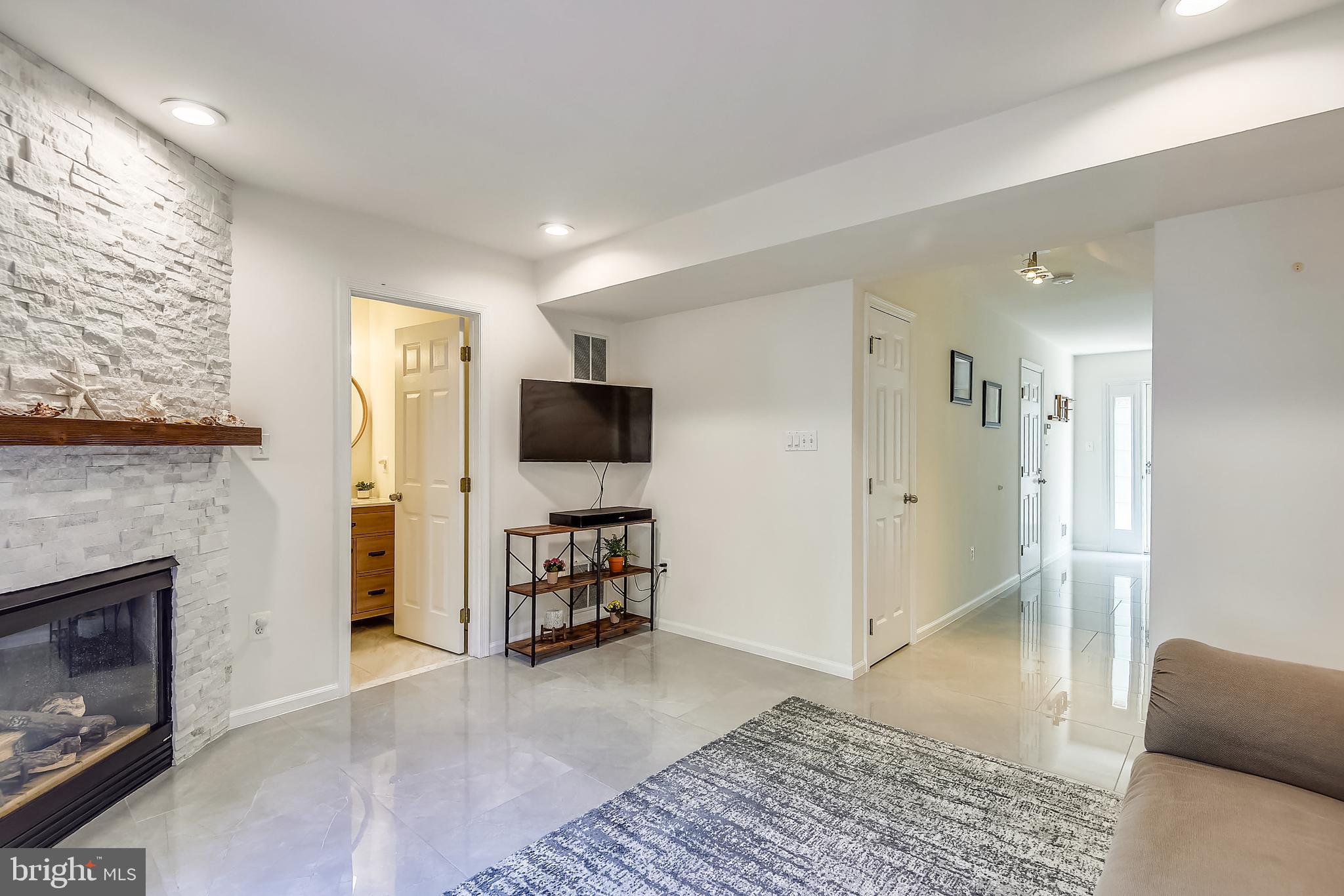 SUNNYSIDE - Residential