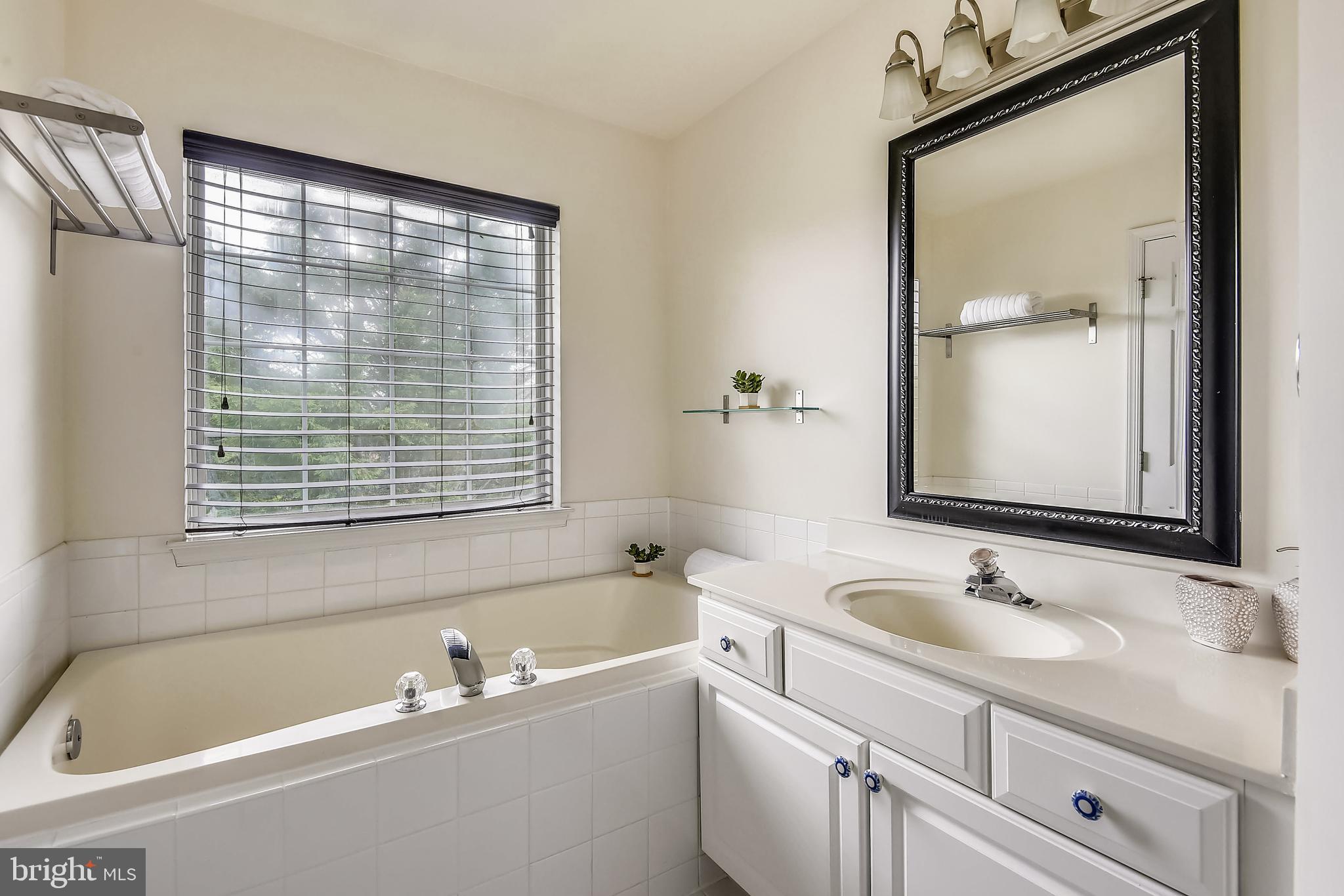 SUNNYSIDE - Residential