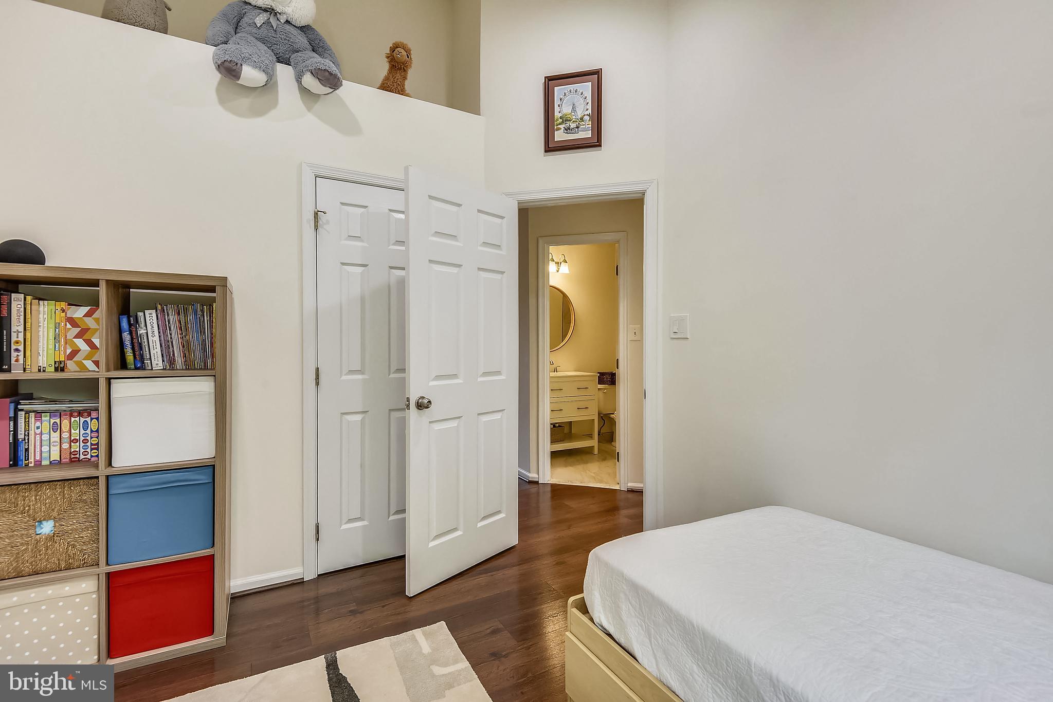 SUNNYSIDE - Residential