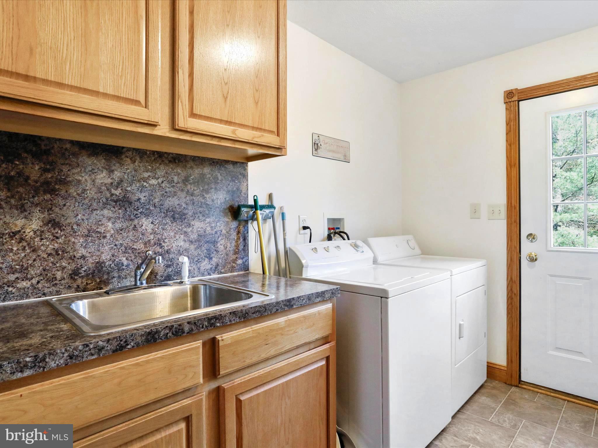 SLEEPY CREEK HIDE-A-WAY - Residential