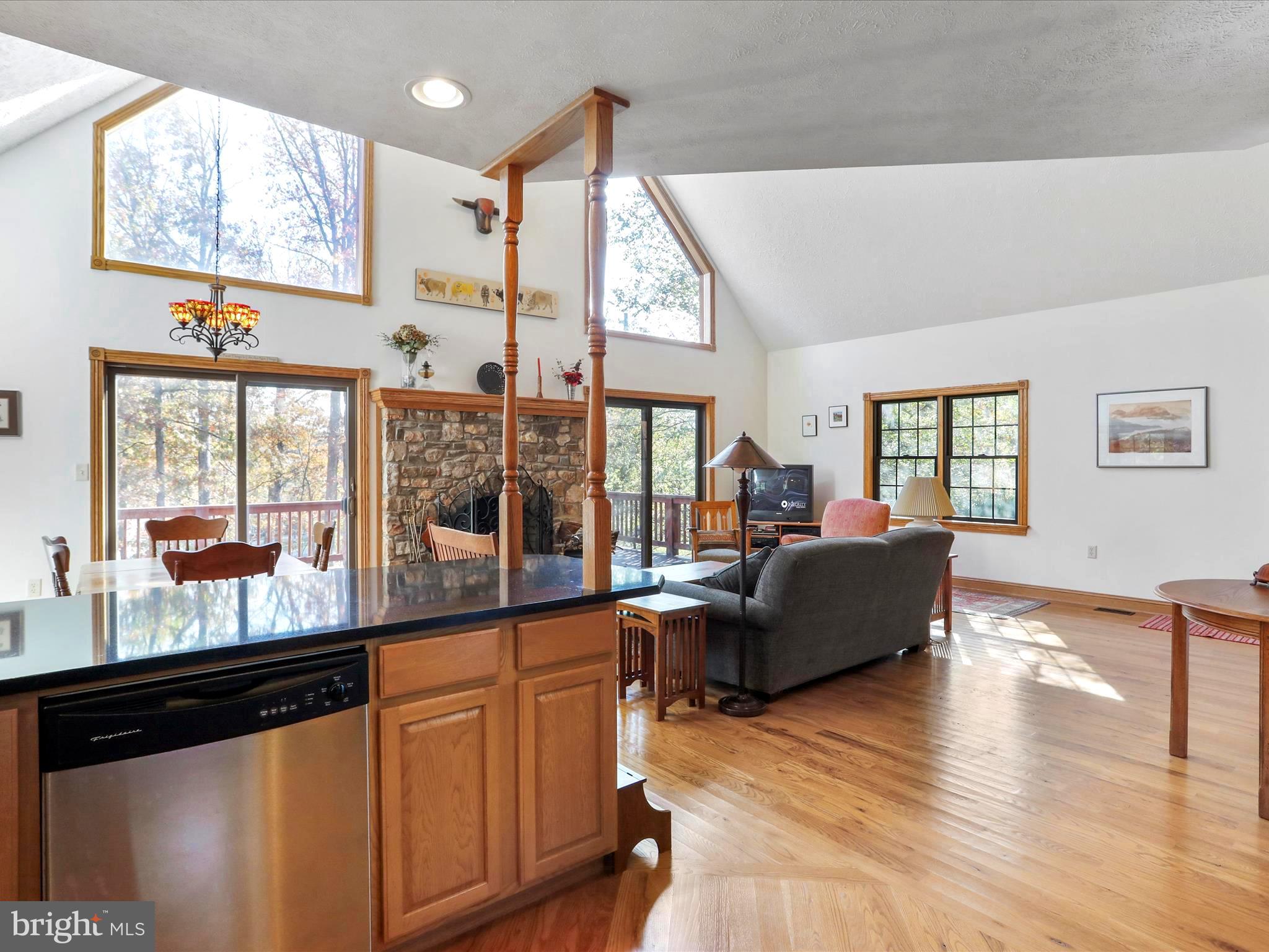 SLEEPY CREEK HIDE-A-WAY - Residential